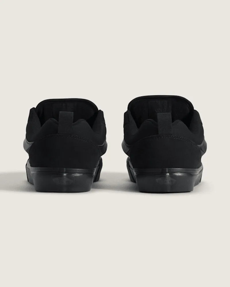Black / True White