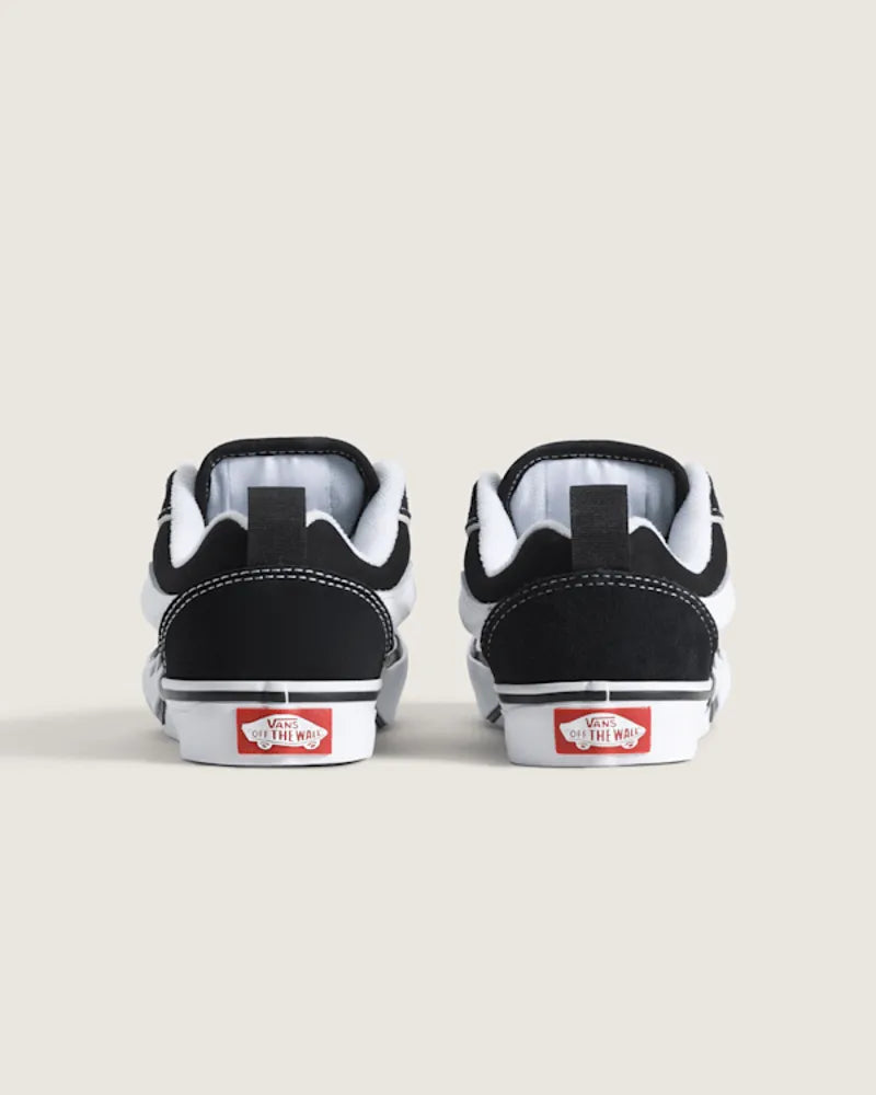 Black / True White