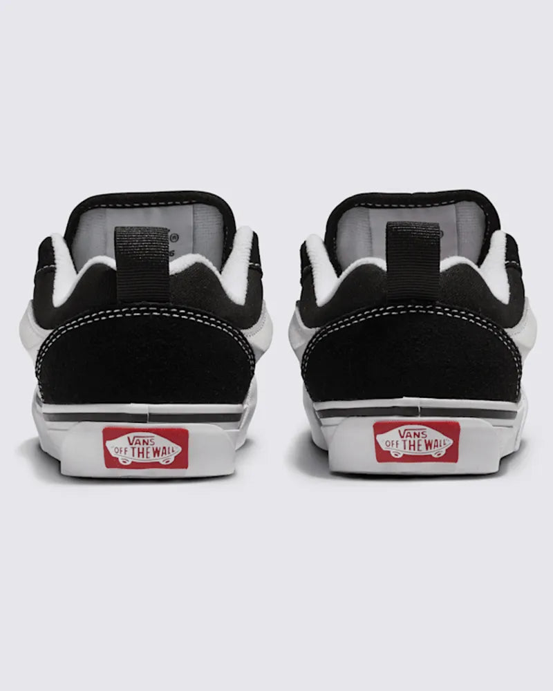 Black / True White