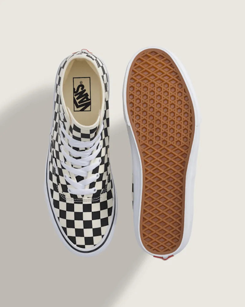 Black / True White