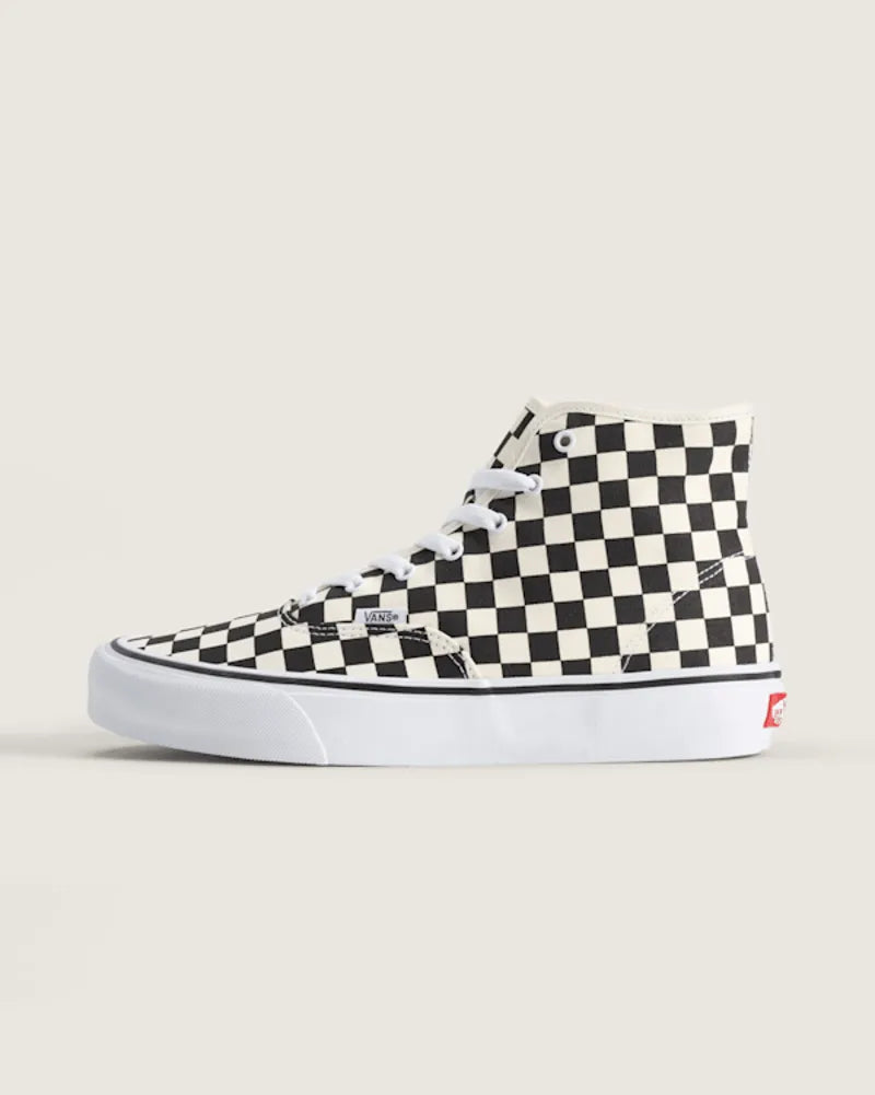Black / True White