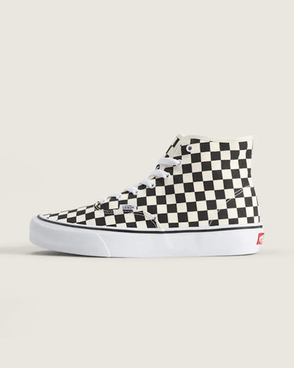 Black / True White
