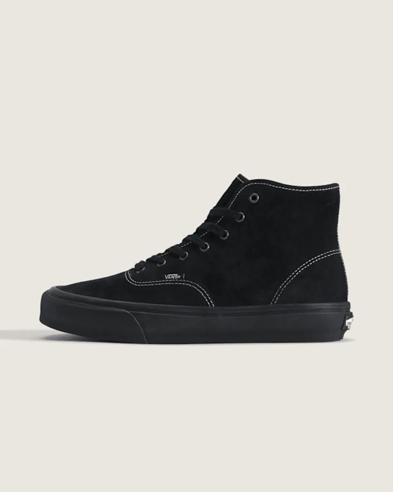 Black / True White