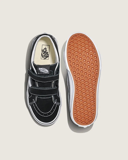 Black / True White