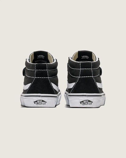 Black / True White