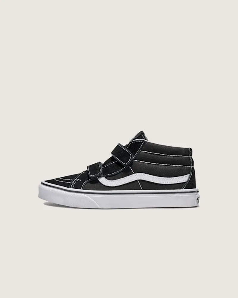 Black / True White