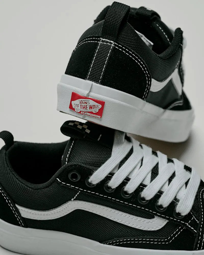 Black / White