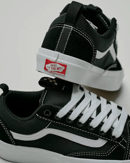 Black / White