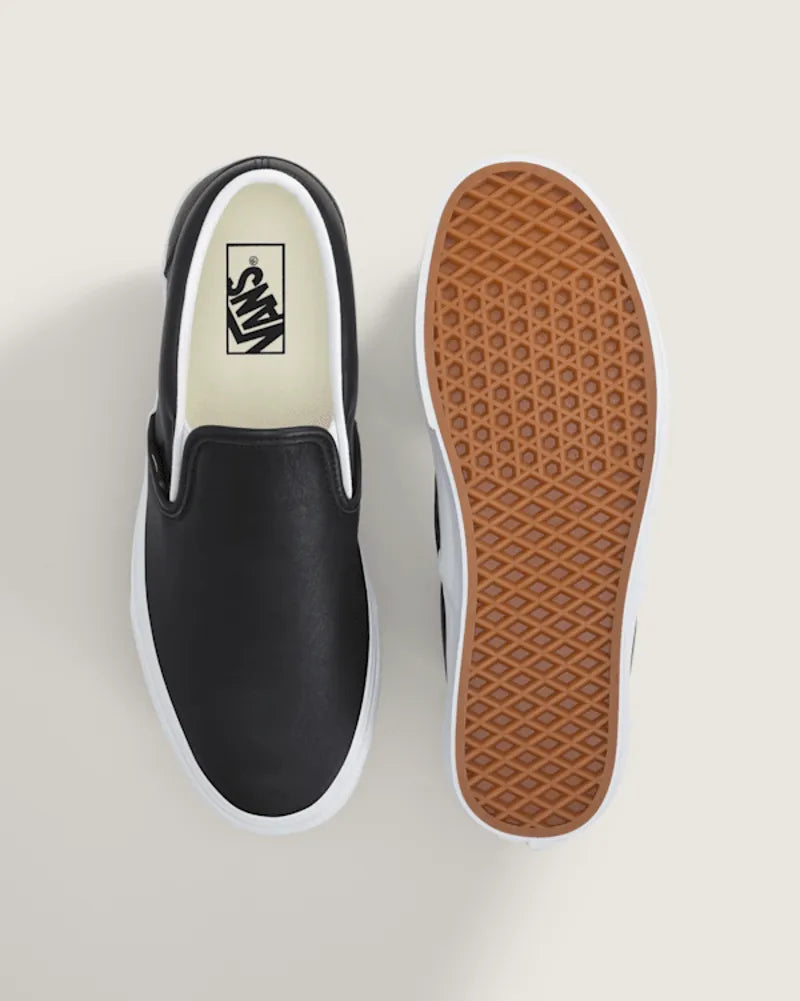 Black / True White