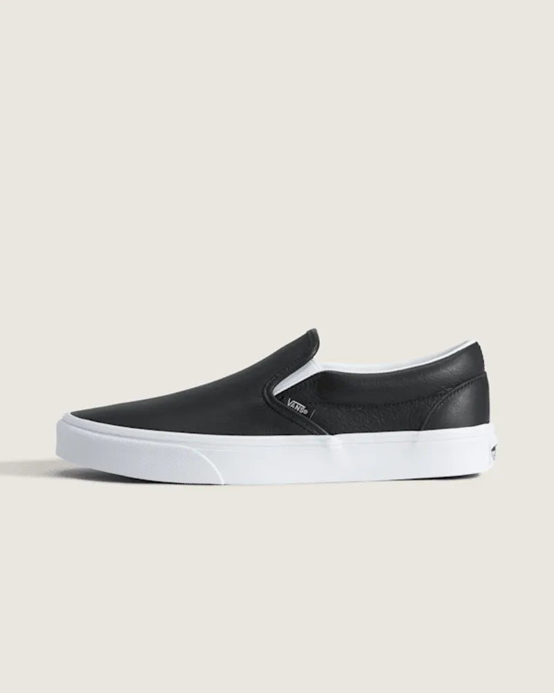 Black / True White