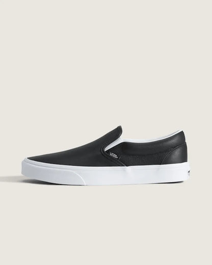 Black / True White