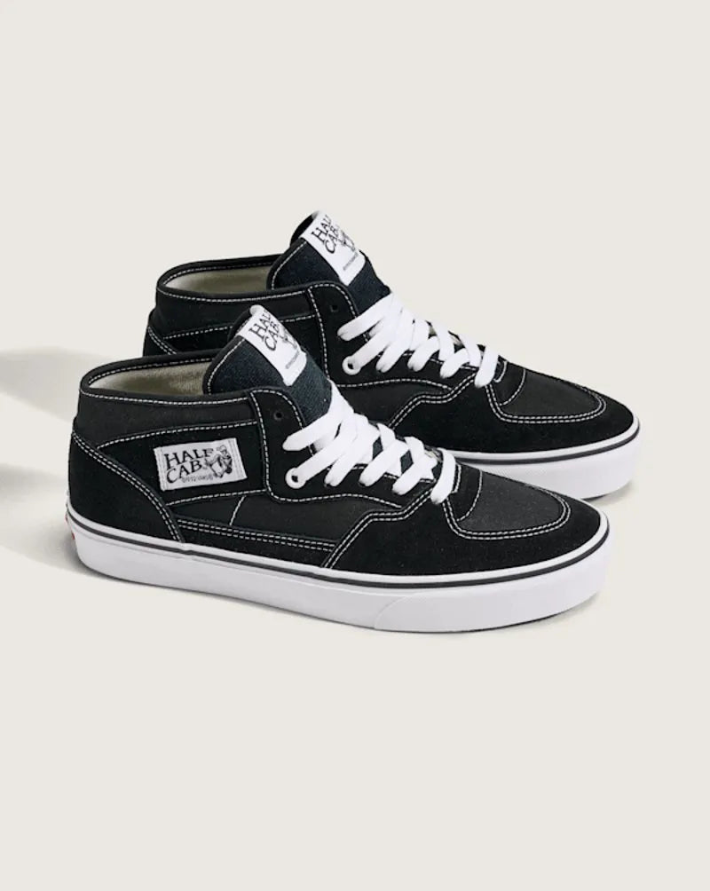 Black / True White