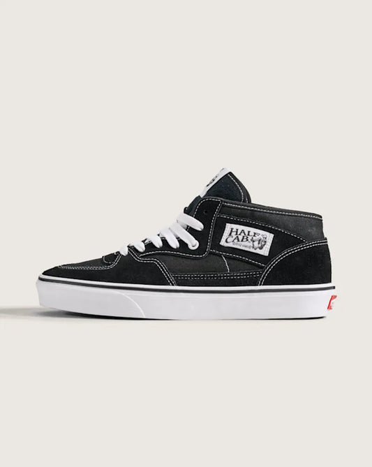 Black / True White