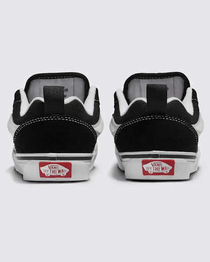 Black / True White