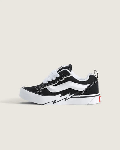 Black / True White