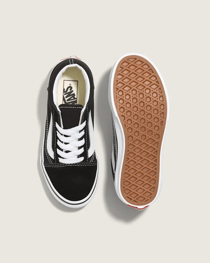 Black / True White