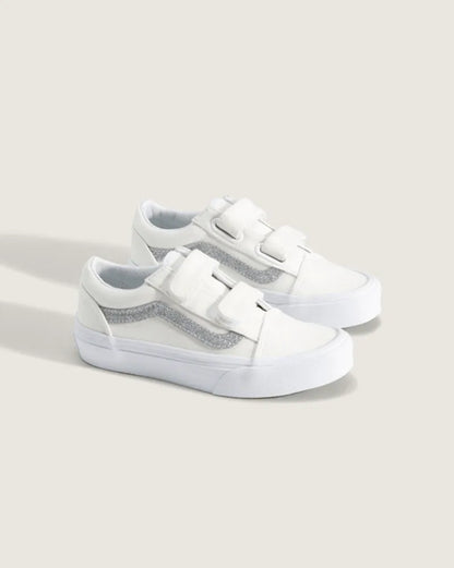 Black / True White