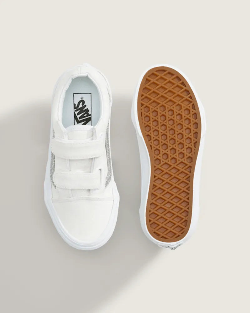 Black / True White