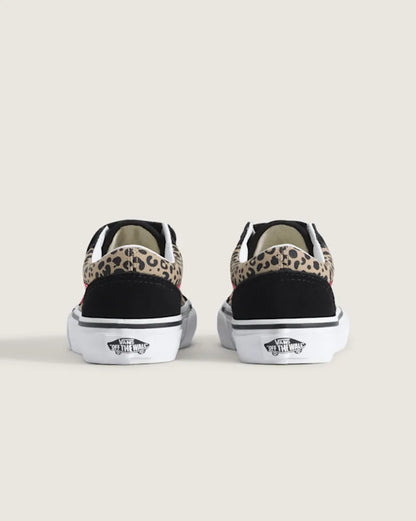 Black / True White