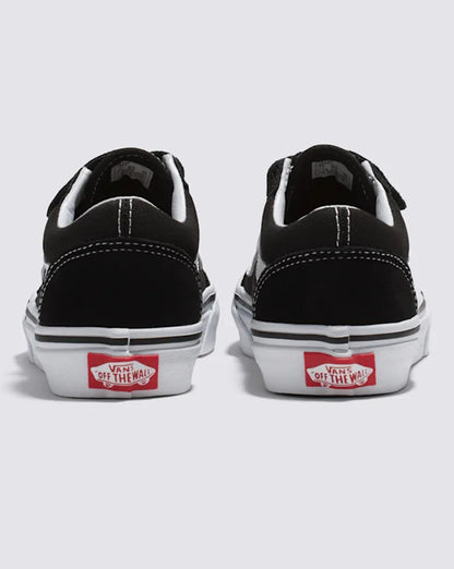 Black / True White