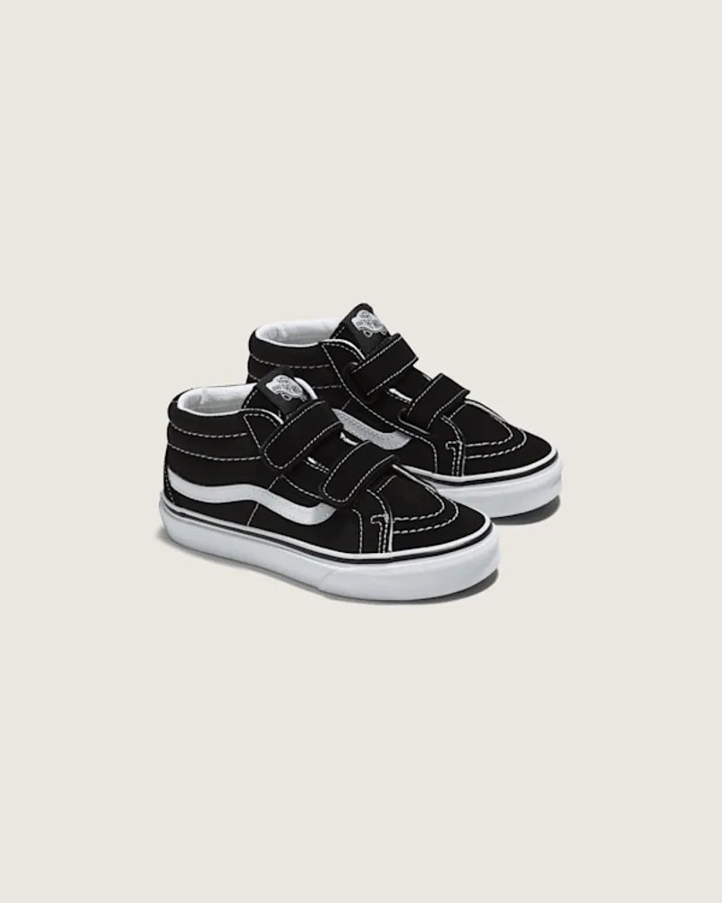 Black / True White