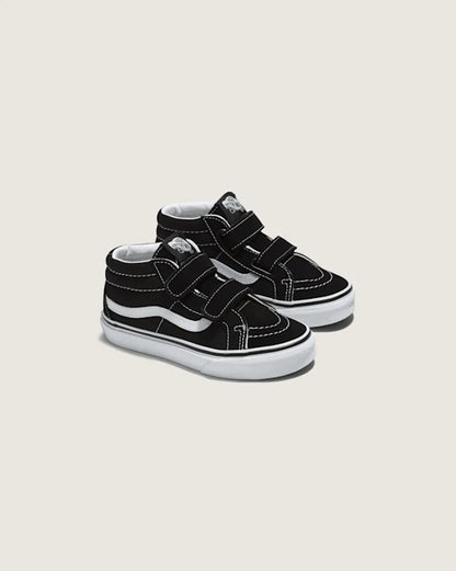 Black / True White