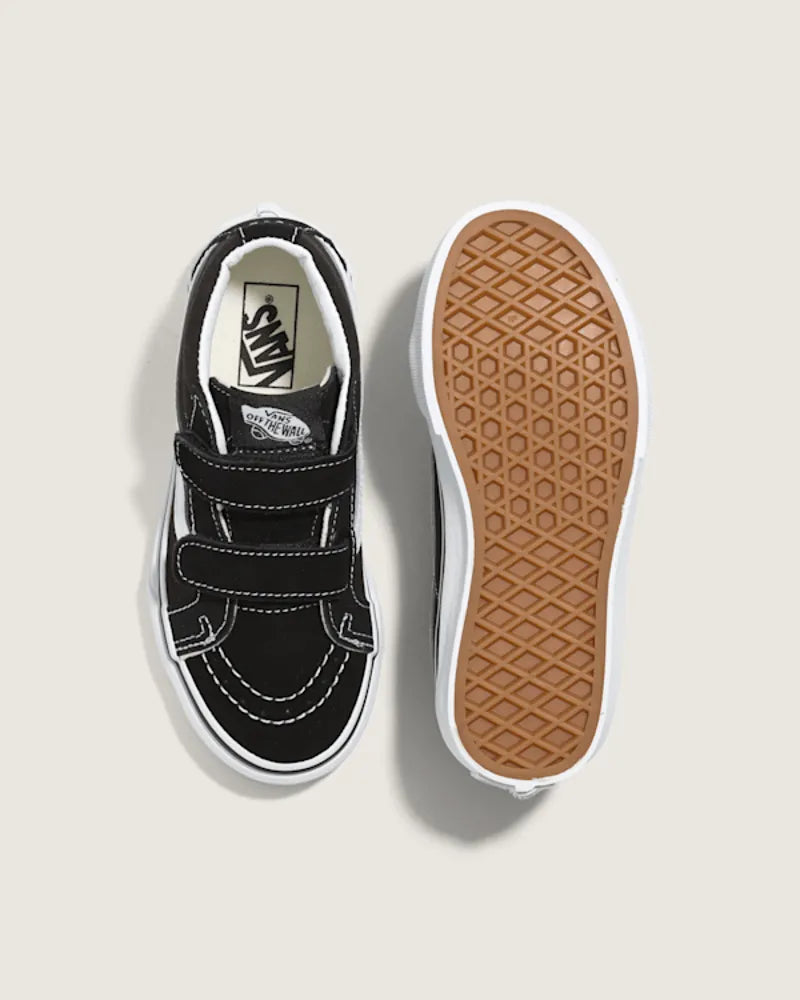 Black / True White