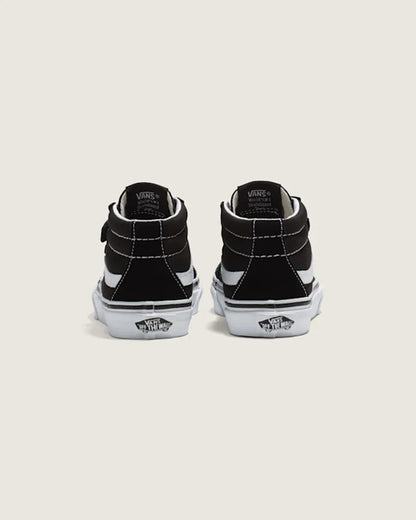 Black / True White