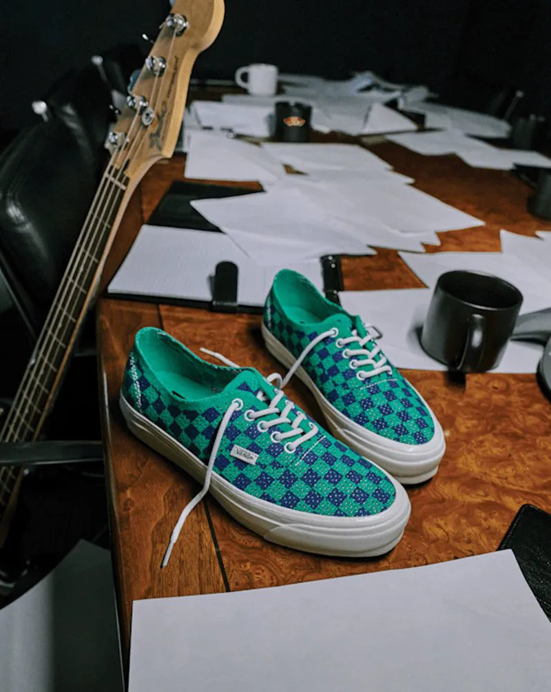 Checkerboard Black / Egret White