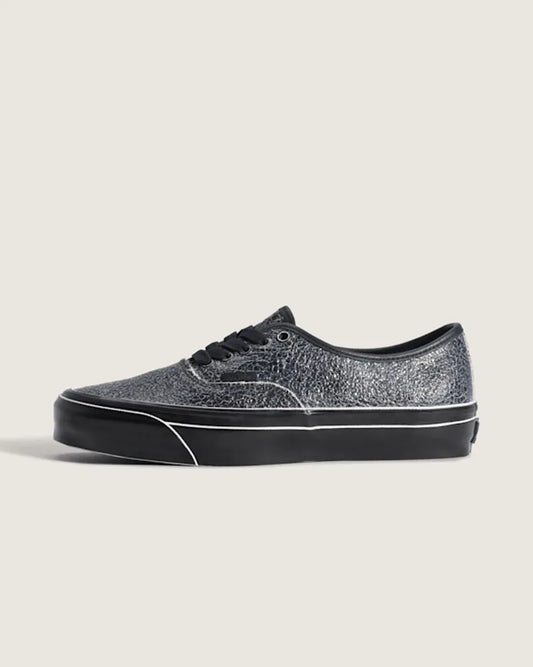 Overpaint Black / Black