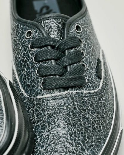 Overpaint Black / Black