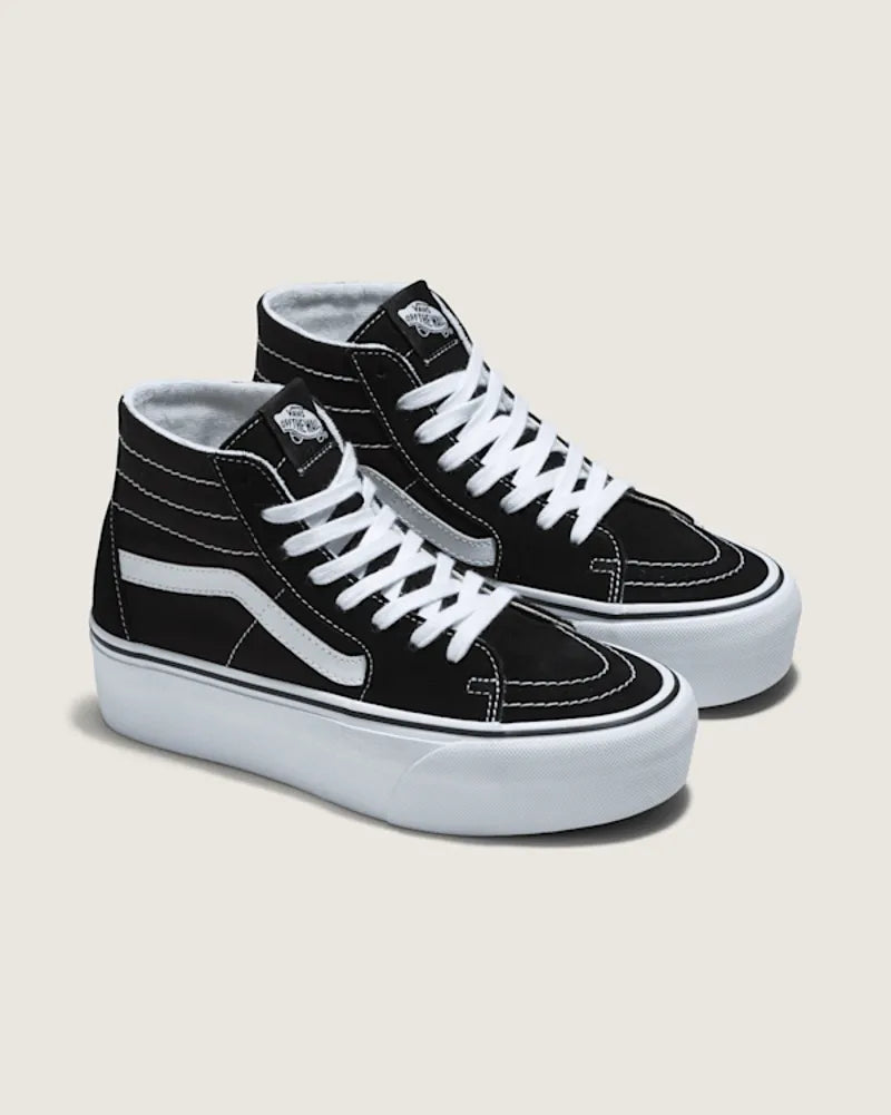 Black / True White