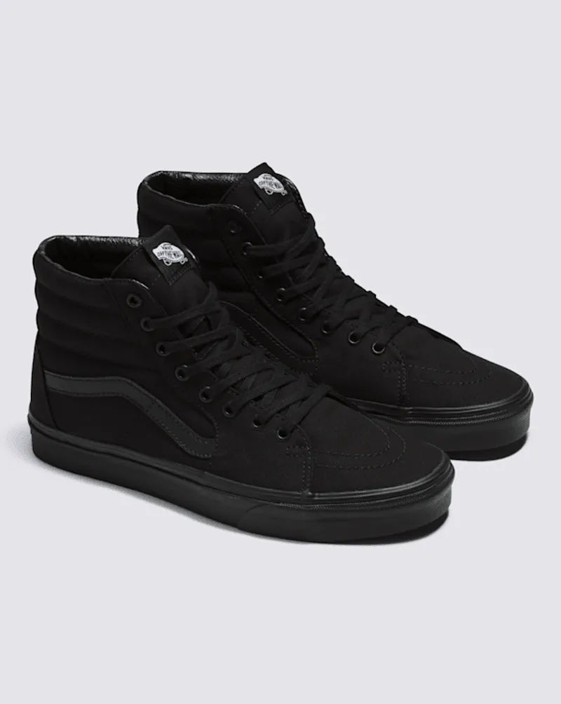 Black / True White