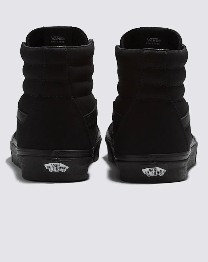Black / True White