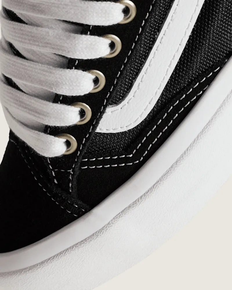 Black / White