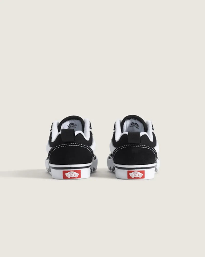 Black / True White